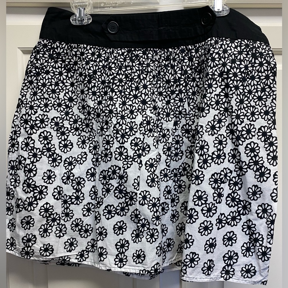 Black & White Skirt - Size: 11